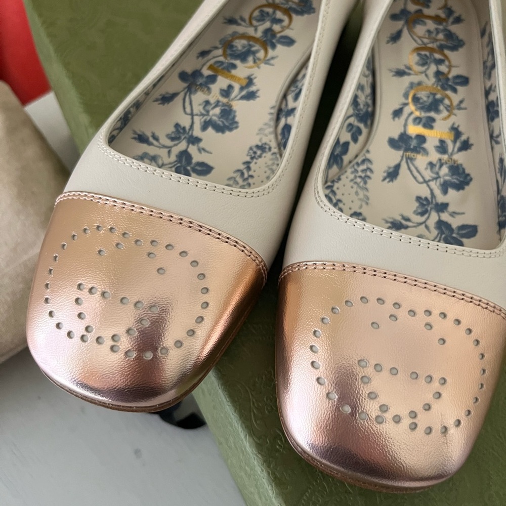 NIB Gucci Women's Leather Ballet Flat Mystic White Shoes Size 37.5 US 7-7.5. - Picture 3 of 9